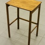 884 9605 LAMP TABLE
